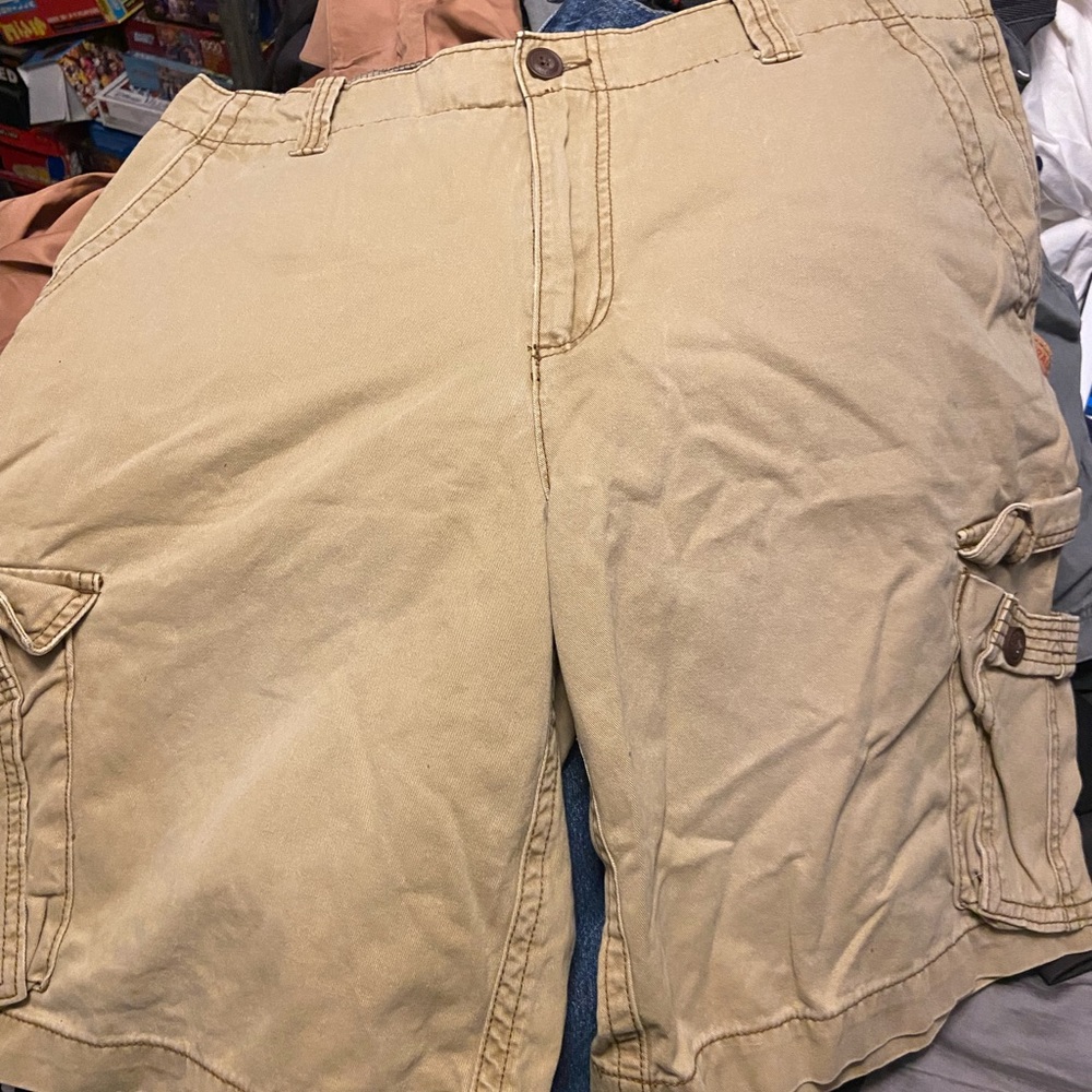 AEROPOSTAL Cakey Shorts. Size 38